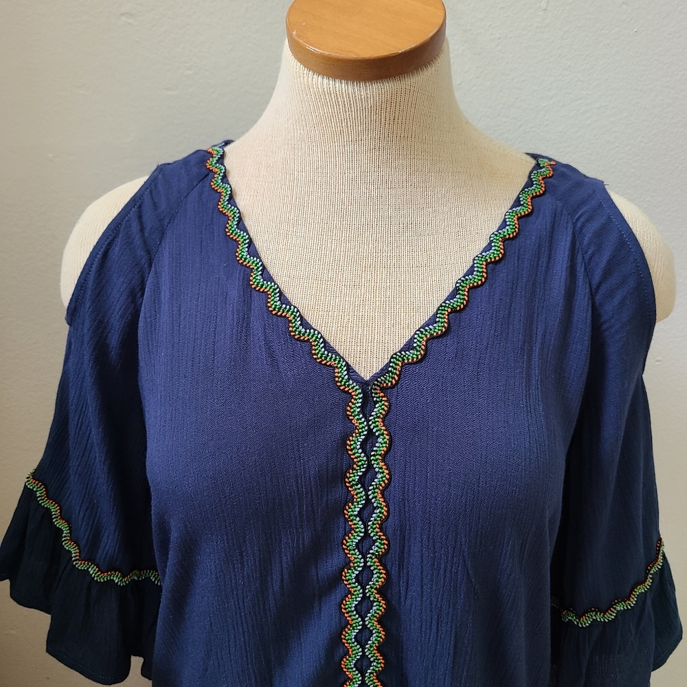 Democracy Cold shoulder Boho blouse. - Picture 2 of 10